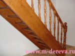 Деревянная лестница на даче